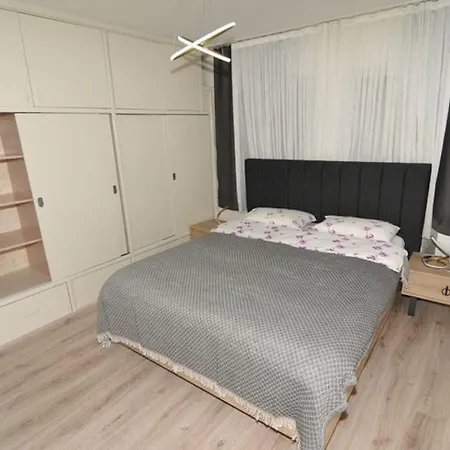 Happymodernhouse Konforlu Evimiz Lägenhet